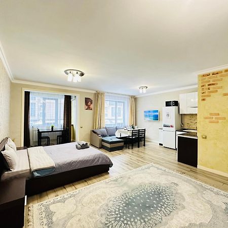 Vostochnyi Park Apartament In The Center Of Almaty Apartment Exterior photo