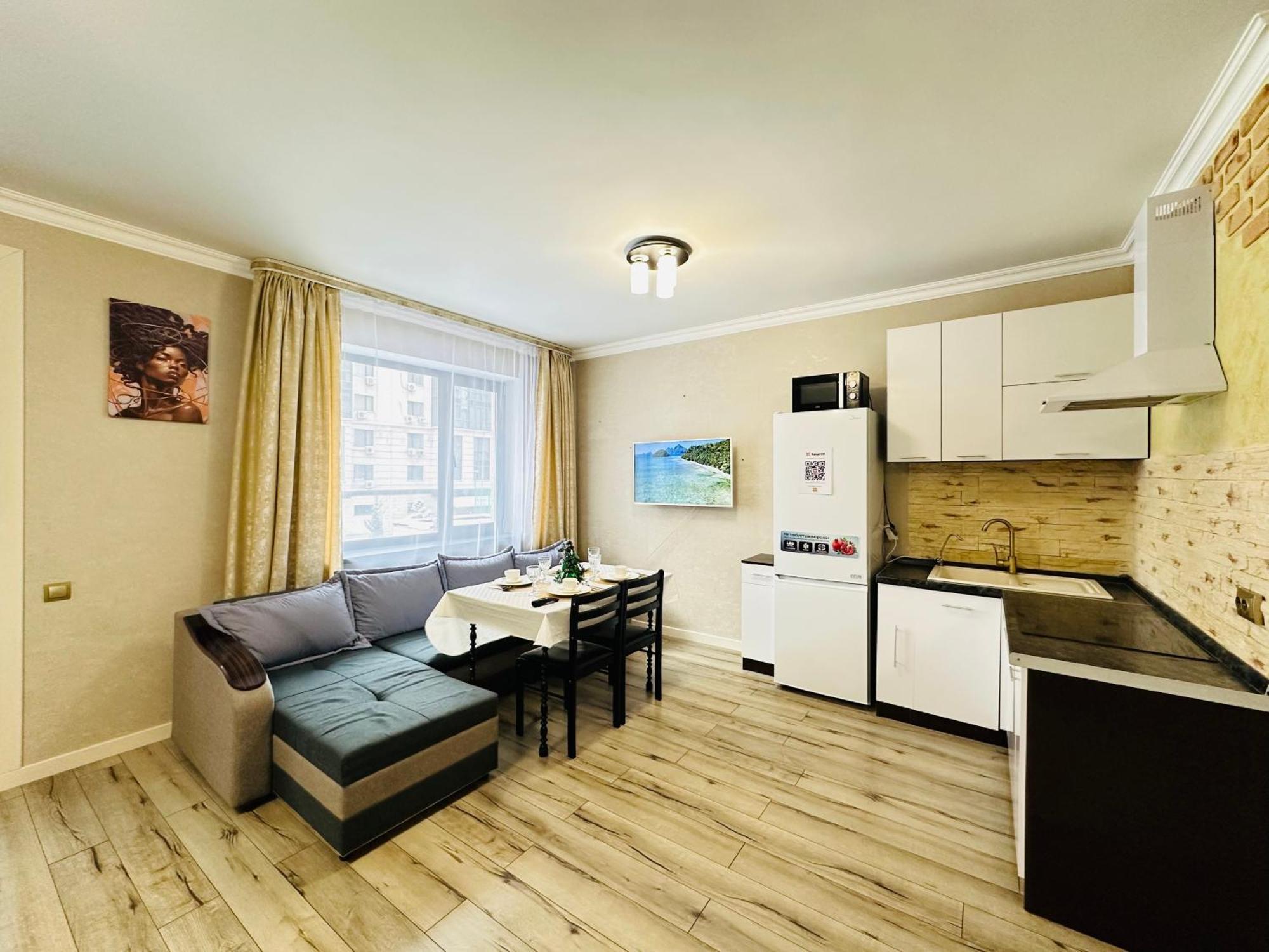 Vostochnyi Park Apartament In The Center Of Almaty Apartment Exterior photo