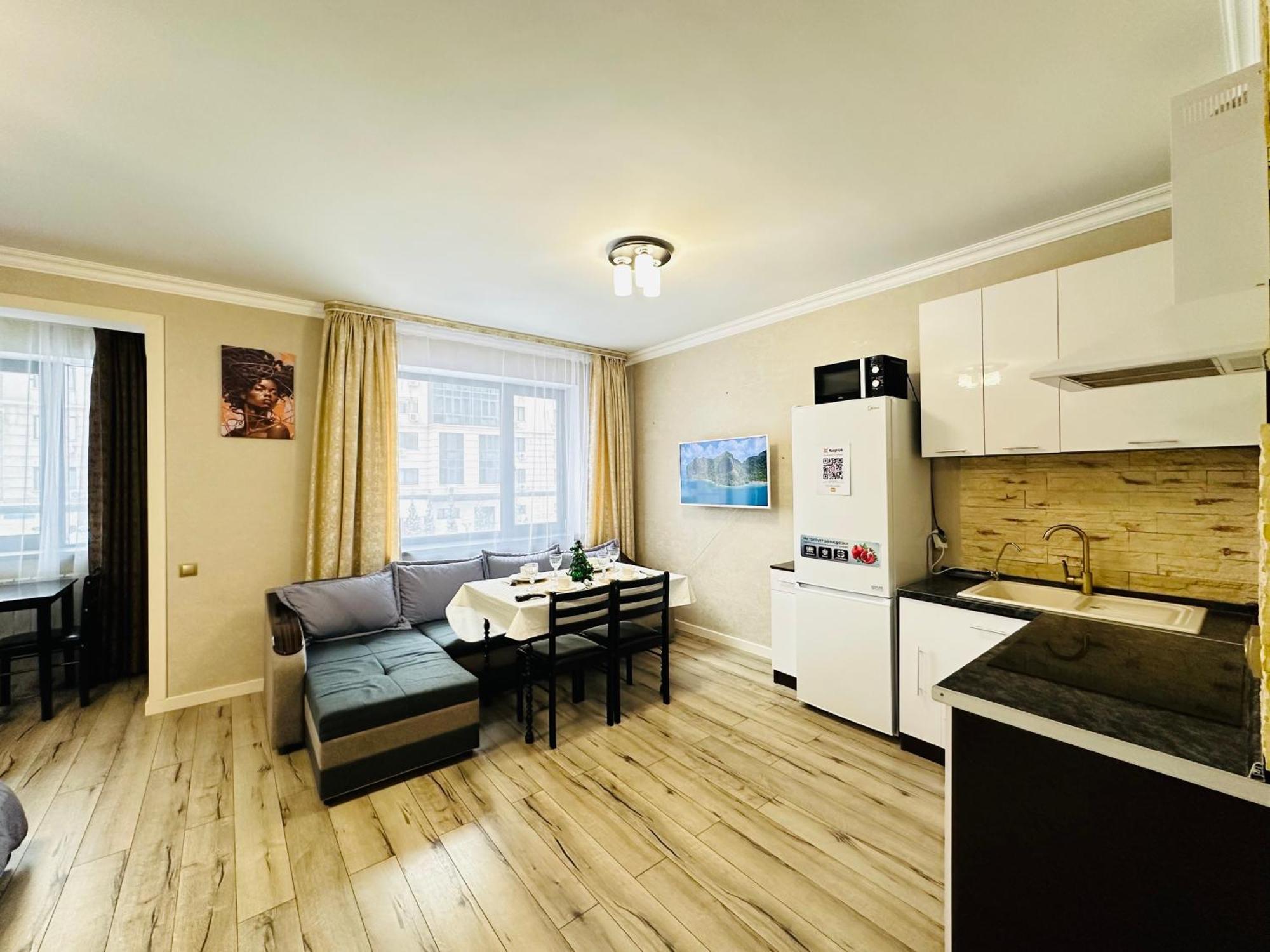 Vostochnyi Park Apartament In The Center Of Almaty Apartment Exterior photo