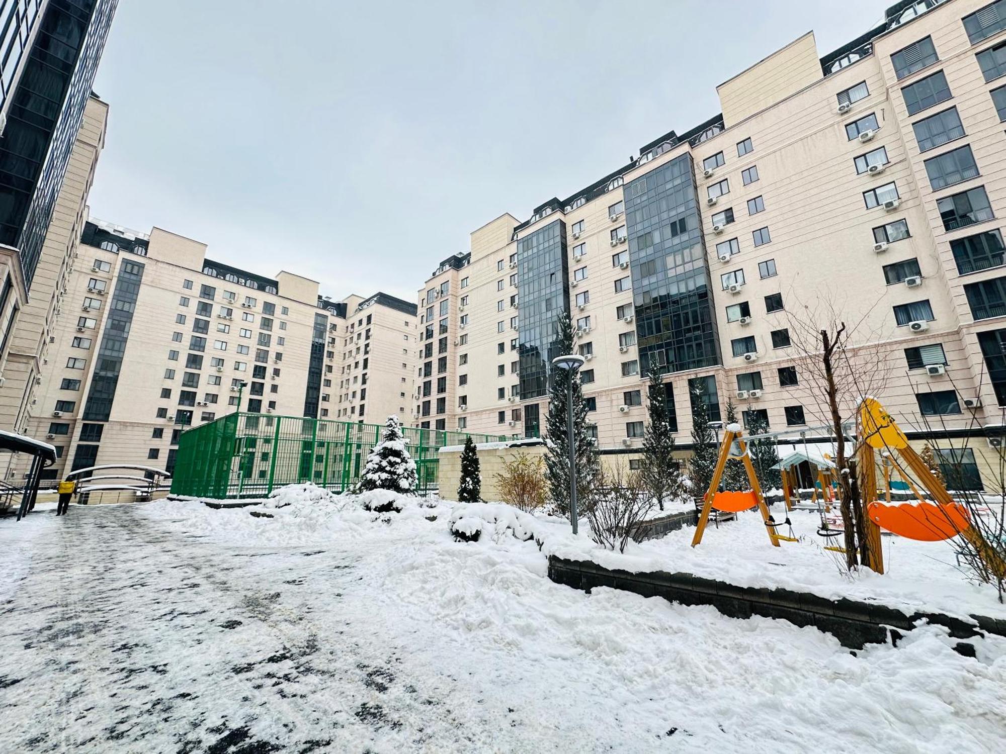 Vostochnyi Park Apartament In The Center Of Almaty Apartment Exterior photo